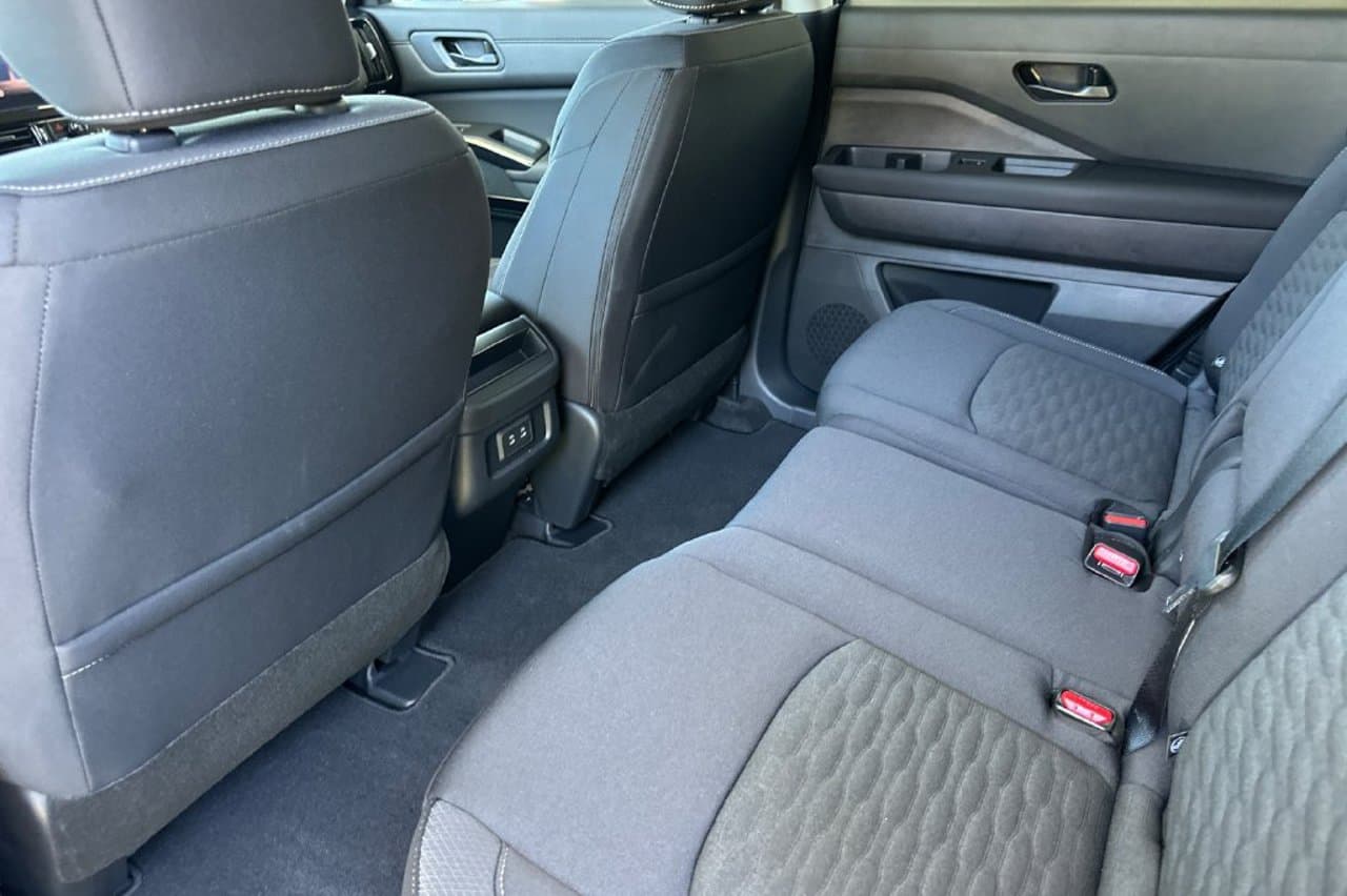 2026 Nissan Pathfinder SV 10