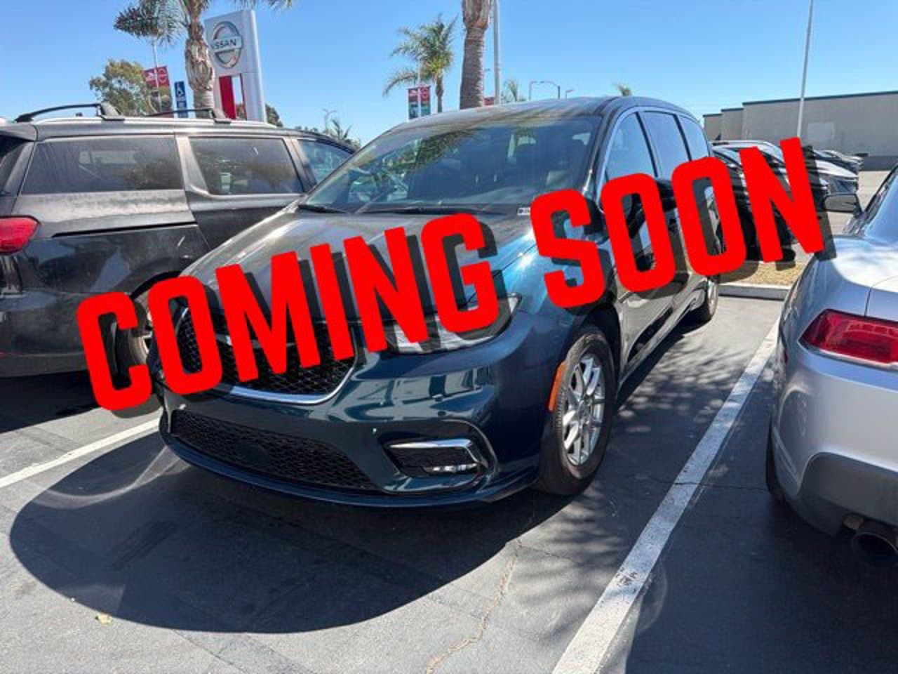 2025 Chrysler Pacifica Select 1