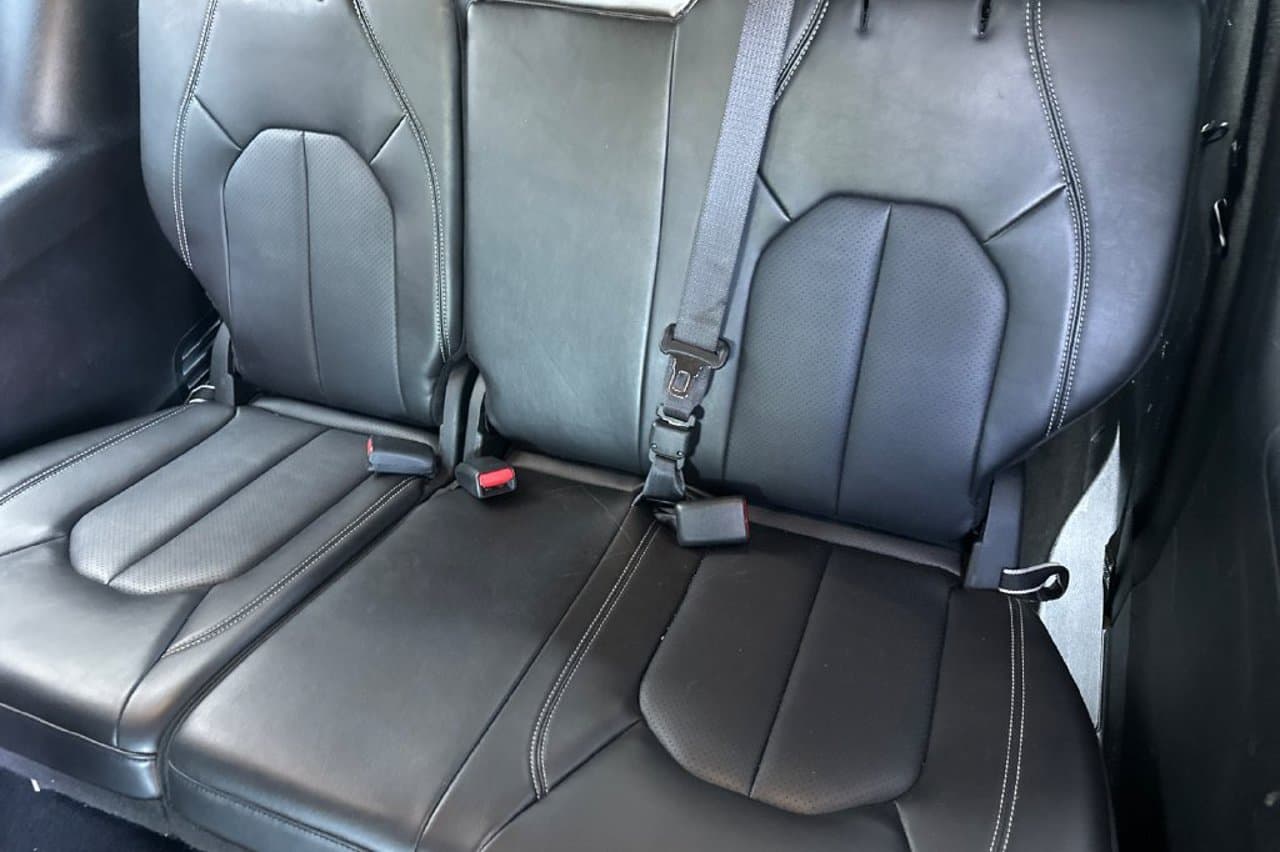 2025 Chrysler Pacifica Select 12