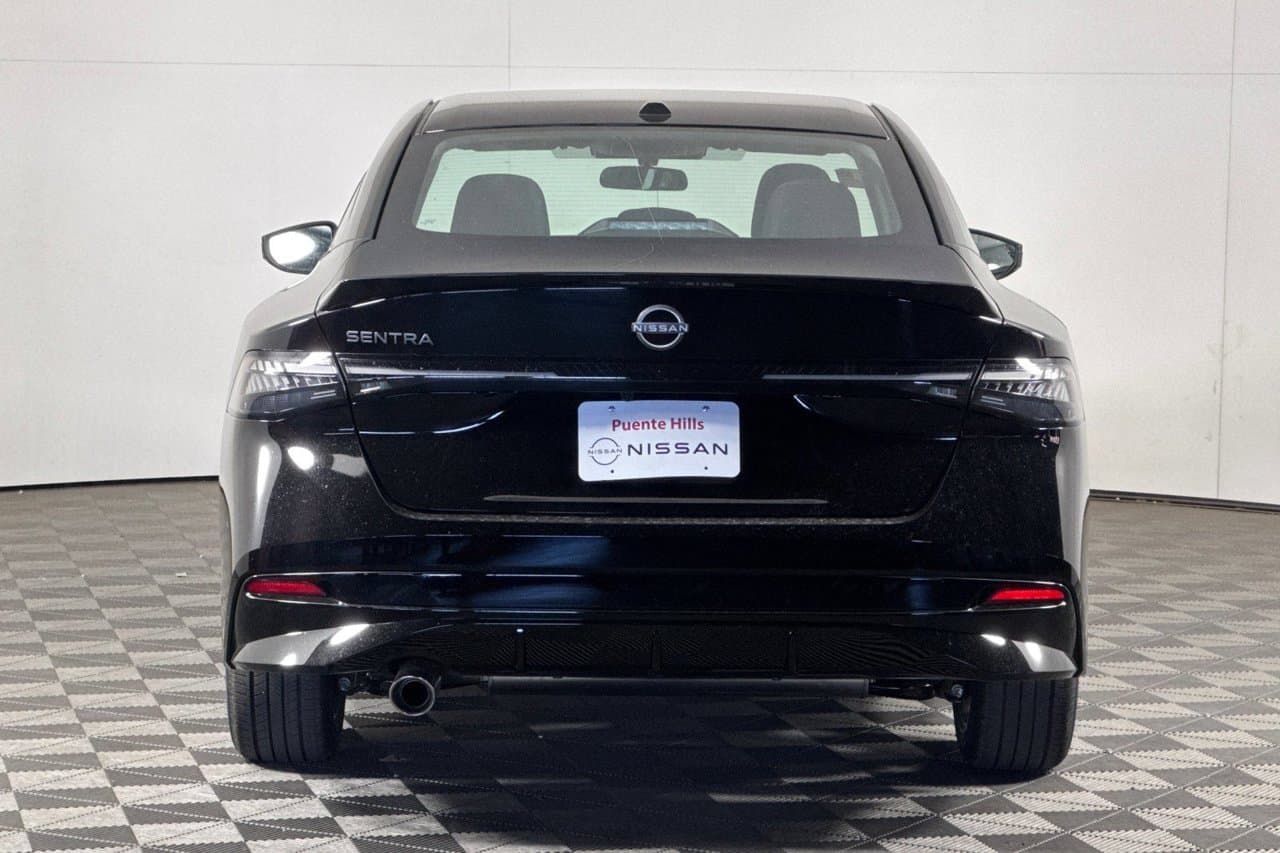 2027 Nissan Sentra SR 4