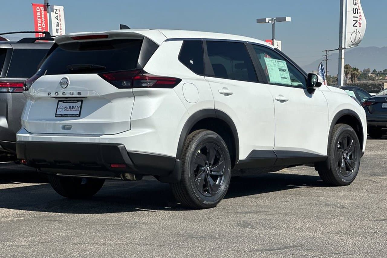 2026 Nissan Rogue SV 3