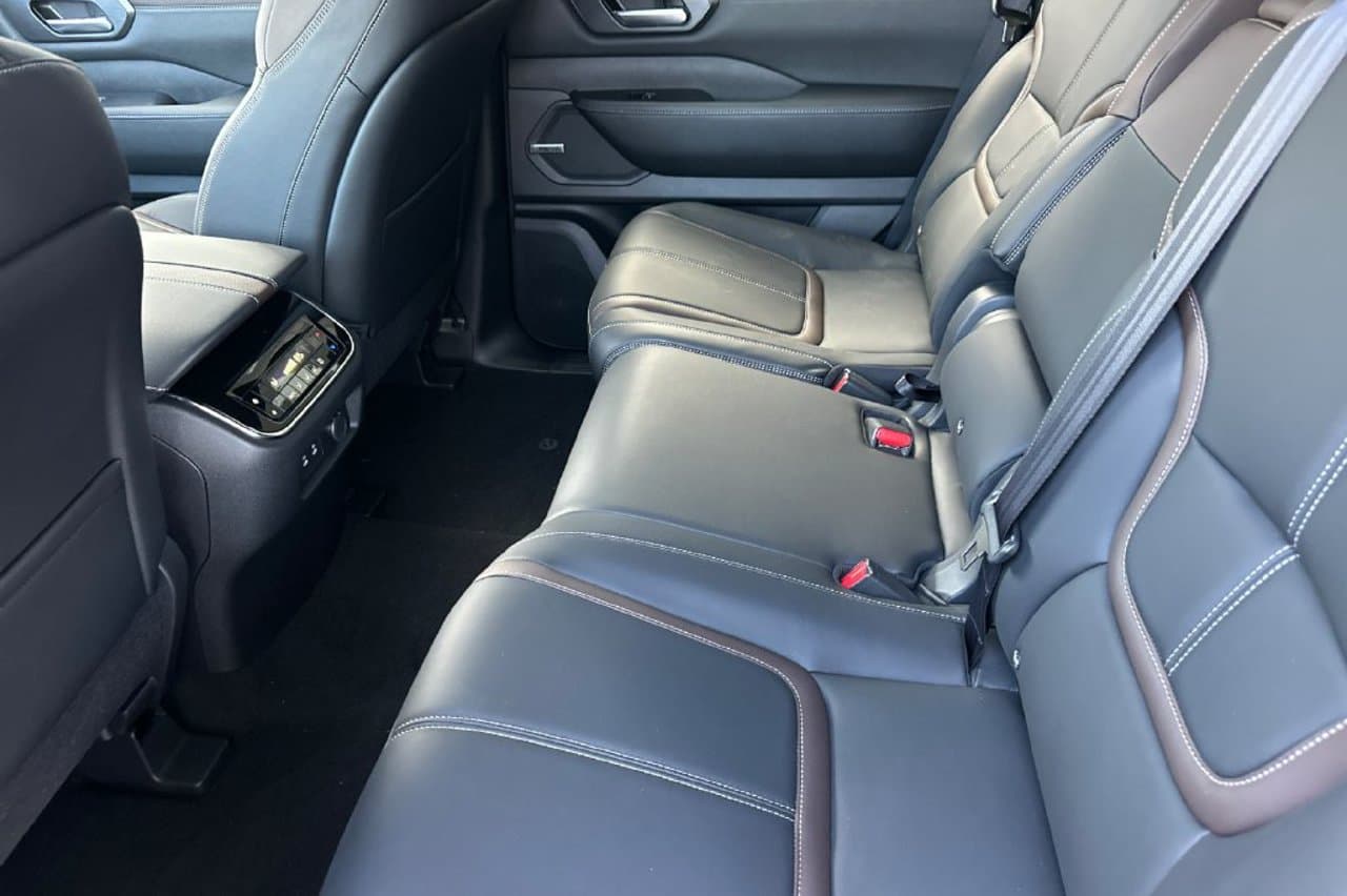 2026 Nissan Armada SL 9