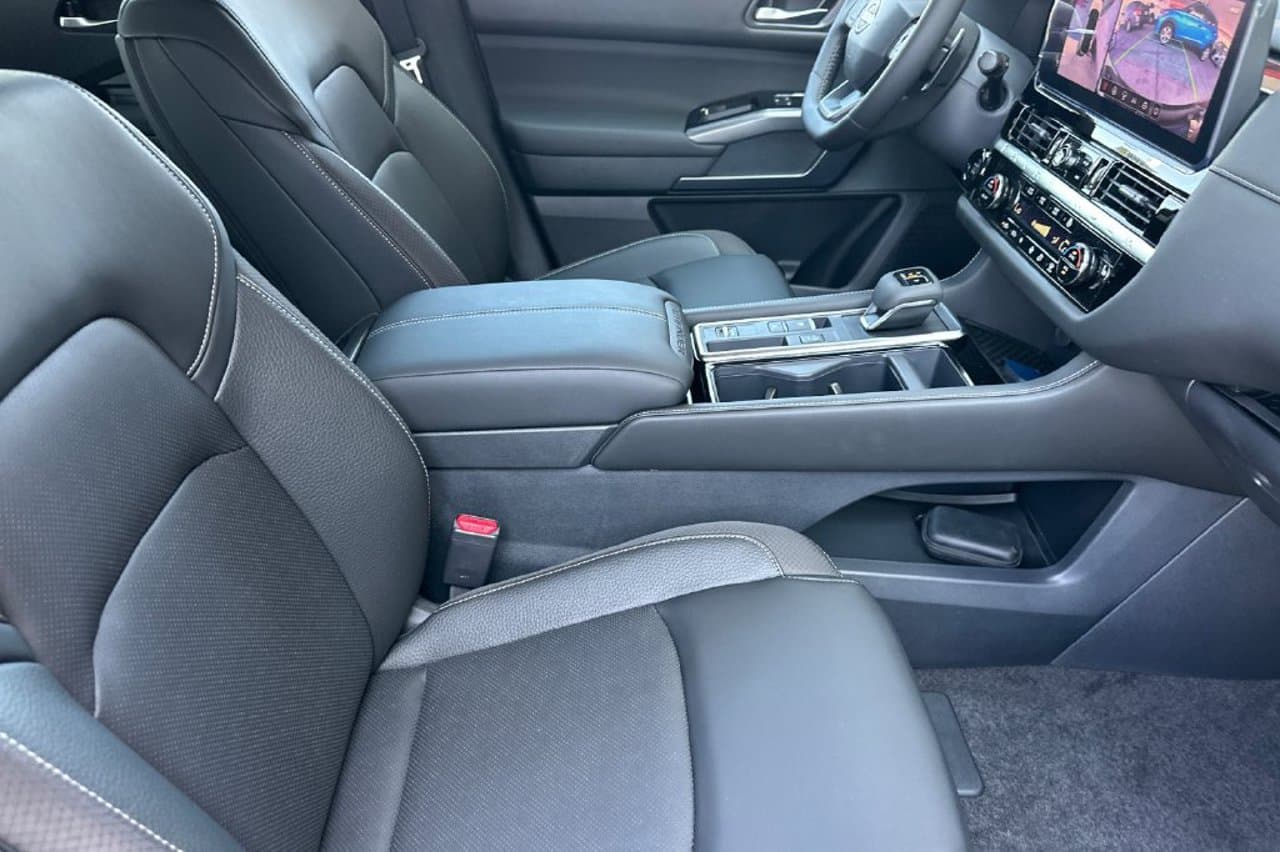 2026 Nissan Pathfinder SL 13