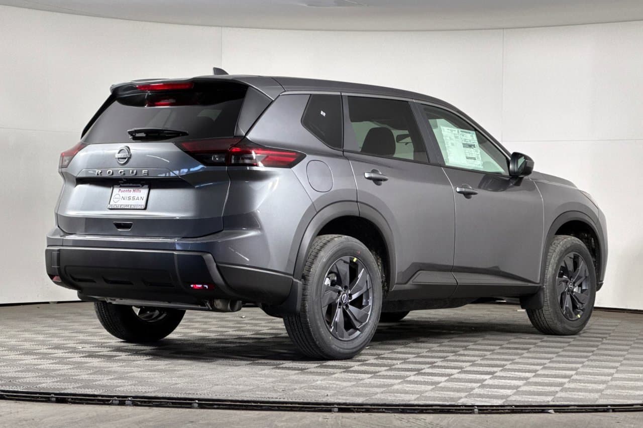 2026 Nissan Rogue SV 3
