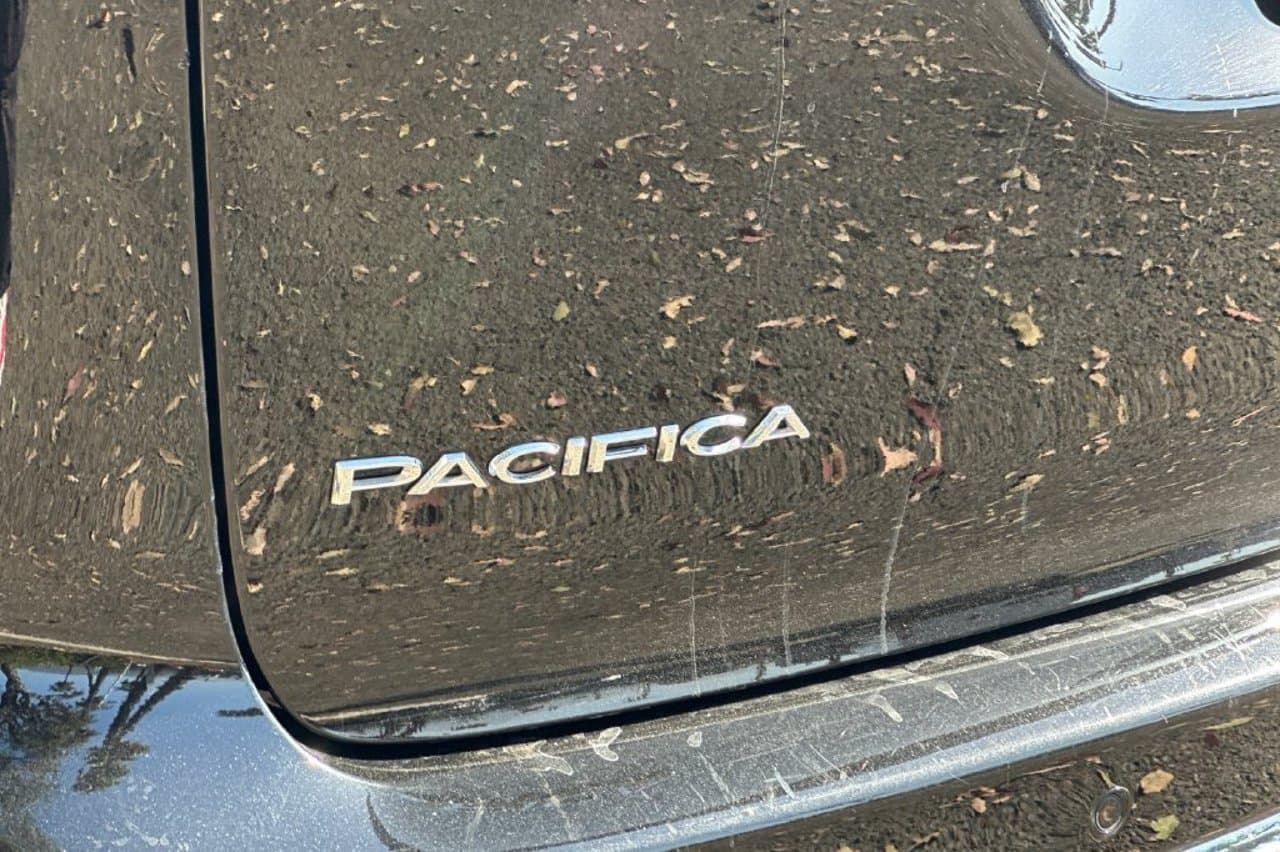 2025 Chrysler Pacifica Select 23