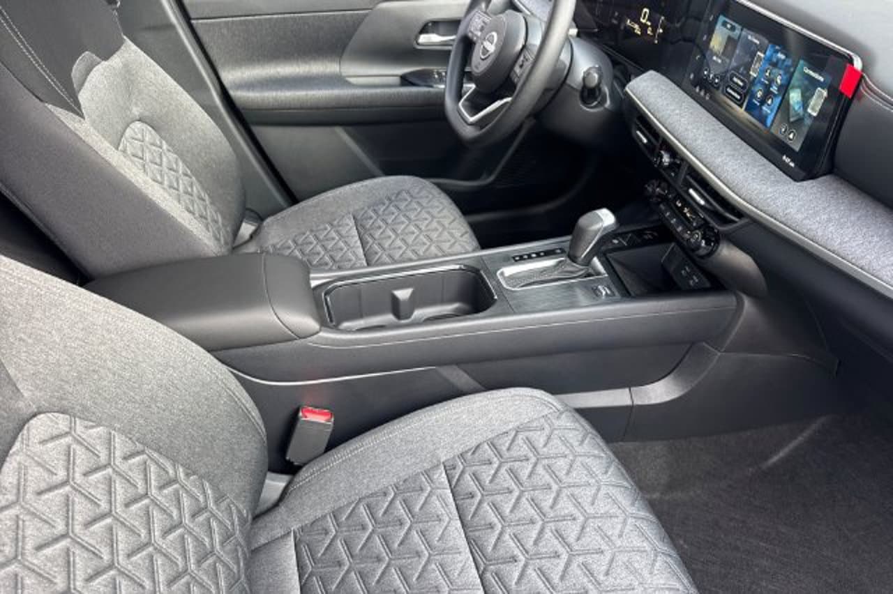 2027 Nissan Kicks SV 13