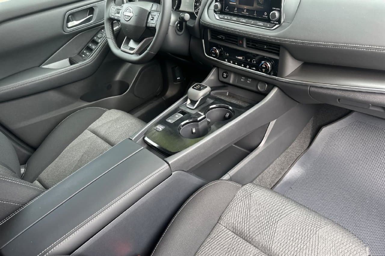 2026 Nissan Rogue SV 14