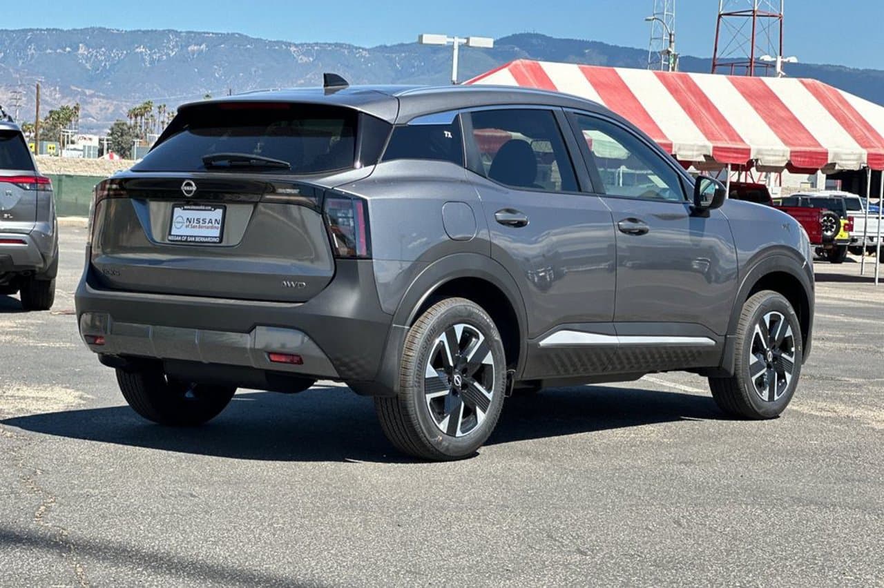 2027 Nissan Kicks SV 3