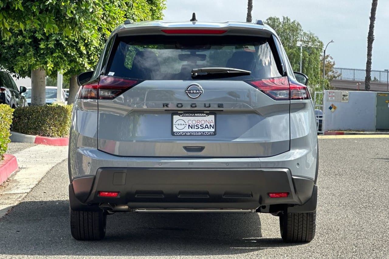 2026 Nissan Rogue Dark Armor 5