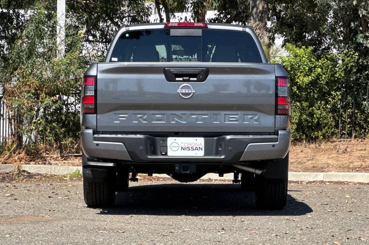 2027 Nissan Frontier SV 5