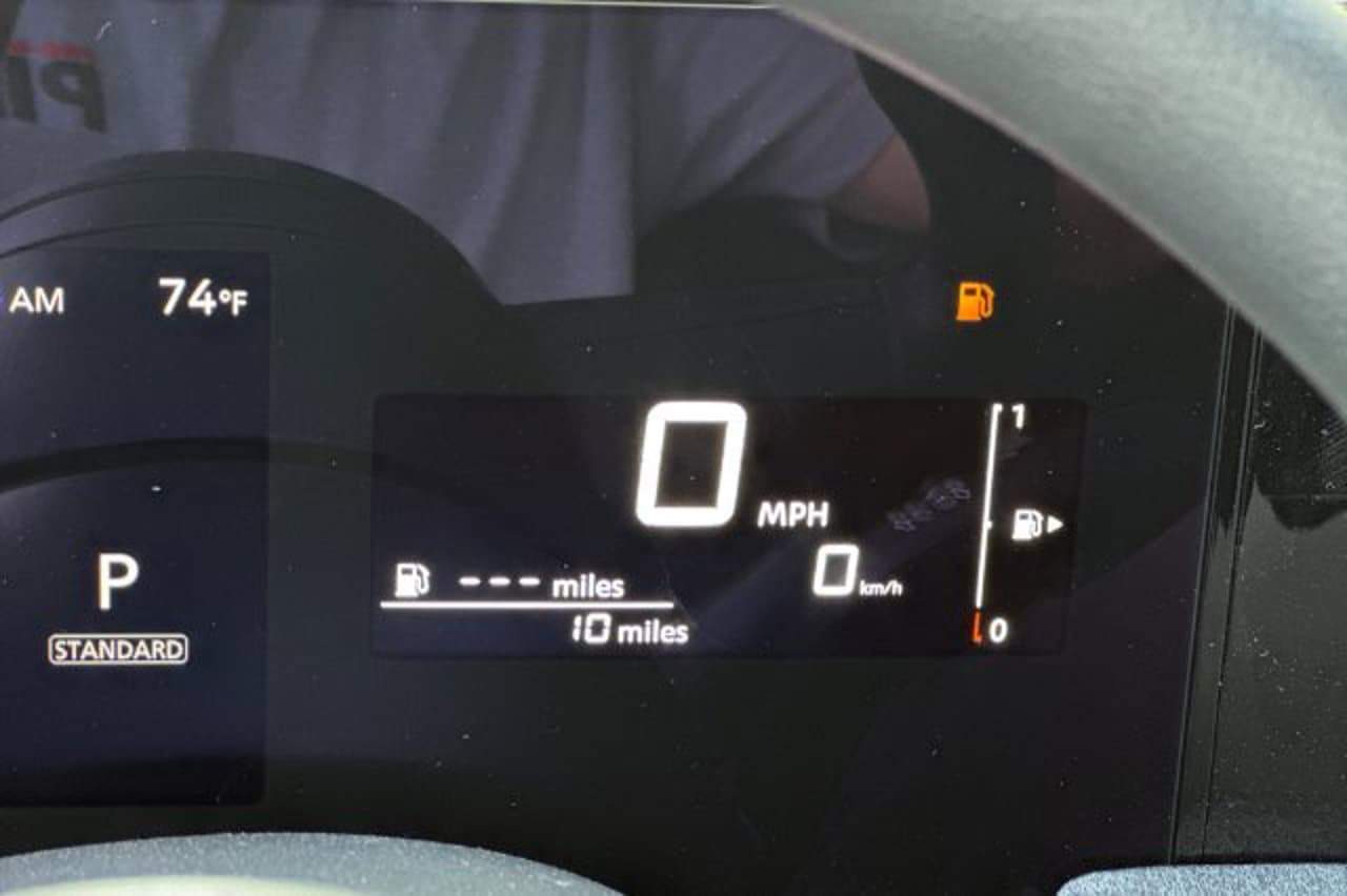 2027 Nissan Kicks SV 22